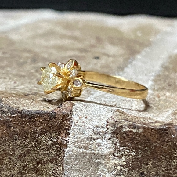 GENUINE NATURAL DIAMOND Engagement Ring Solid 14KT GOLD - Picture 7 of 17